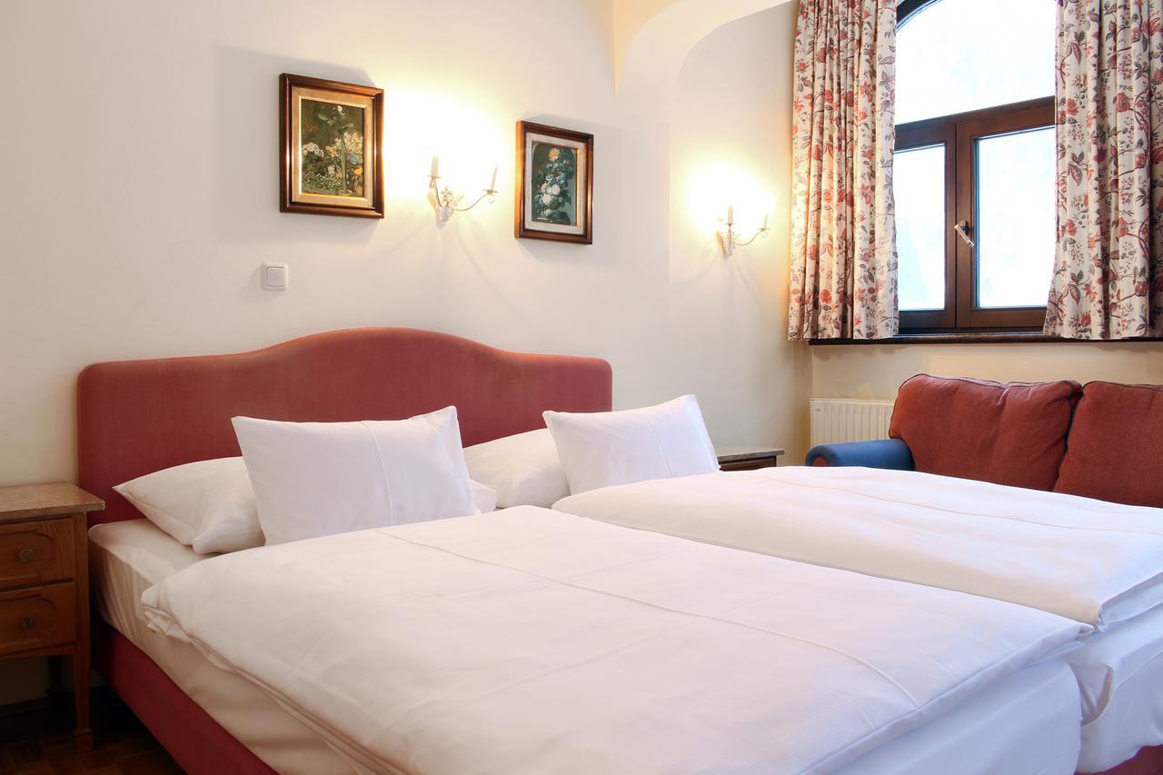 Gruener Baum Hotel Bad Gastein Room photo